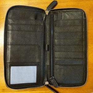 Gant Large Leather Travel Wallet